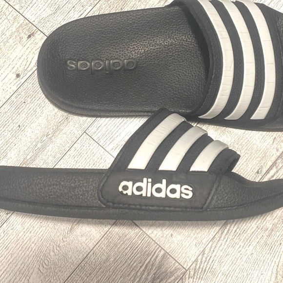 Adidas Kids Black and White Slide Sandals - Picture 3 of 4